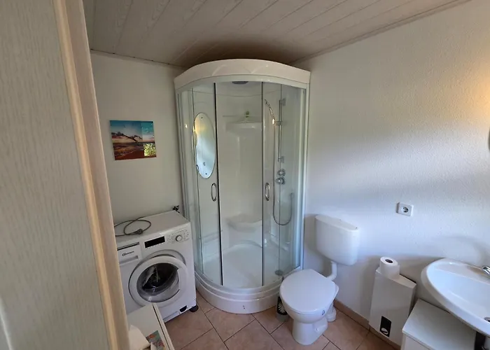 Gartenidyll Am Teich * Seehof (Brandenburg)